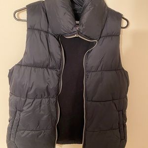 Black Old Navy vest size small